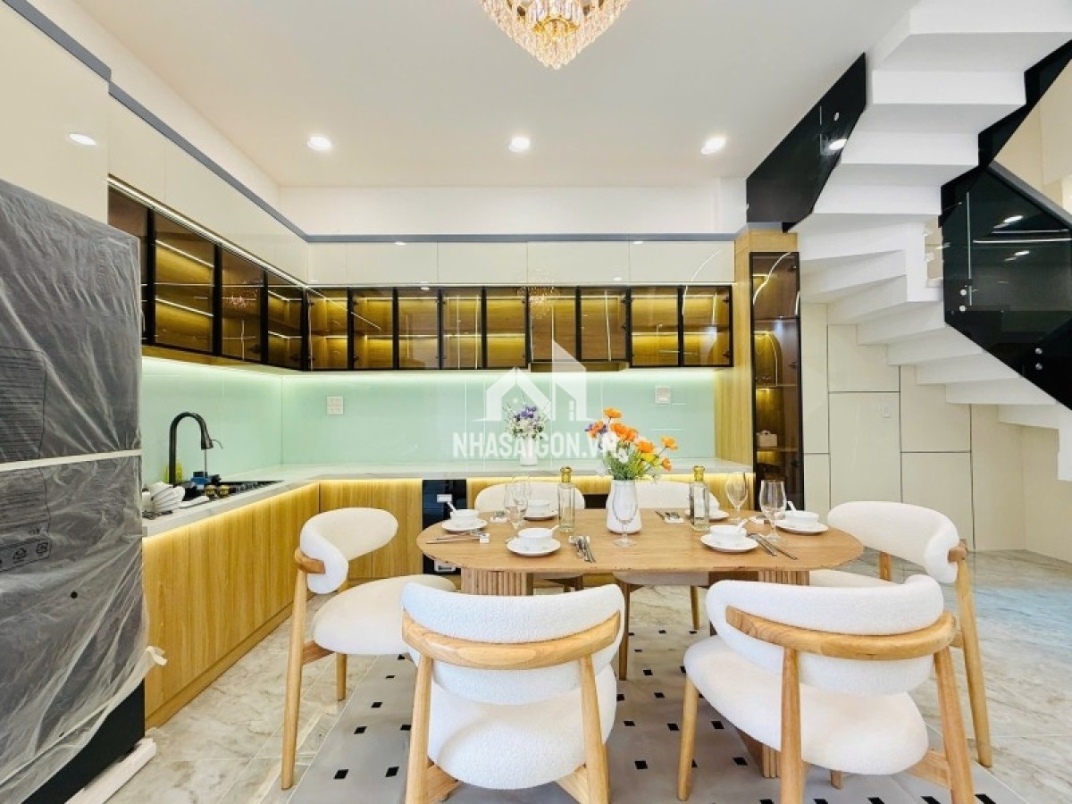 Bán nhà 55m2 Ngang 4 Nở Hậu 4,2m x 13,2m Phạm Văn Chiêu Gò Vấp 6tỷ680